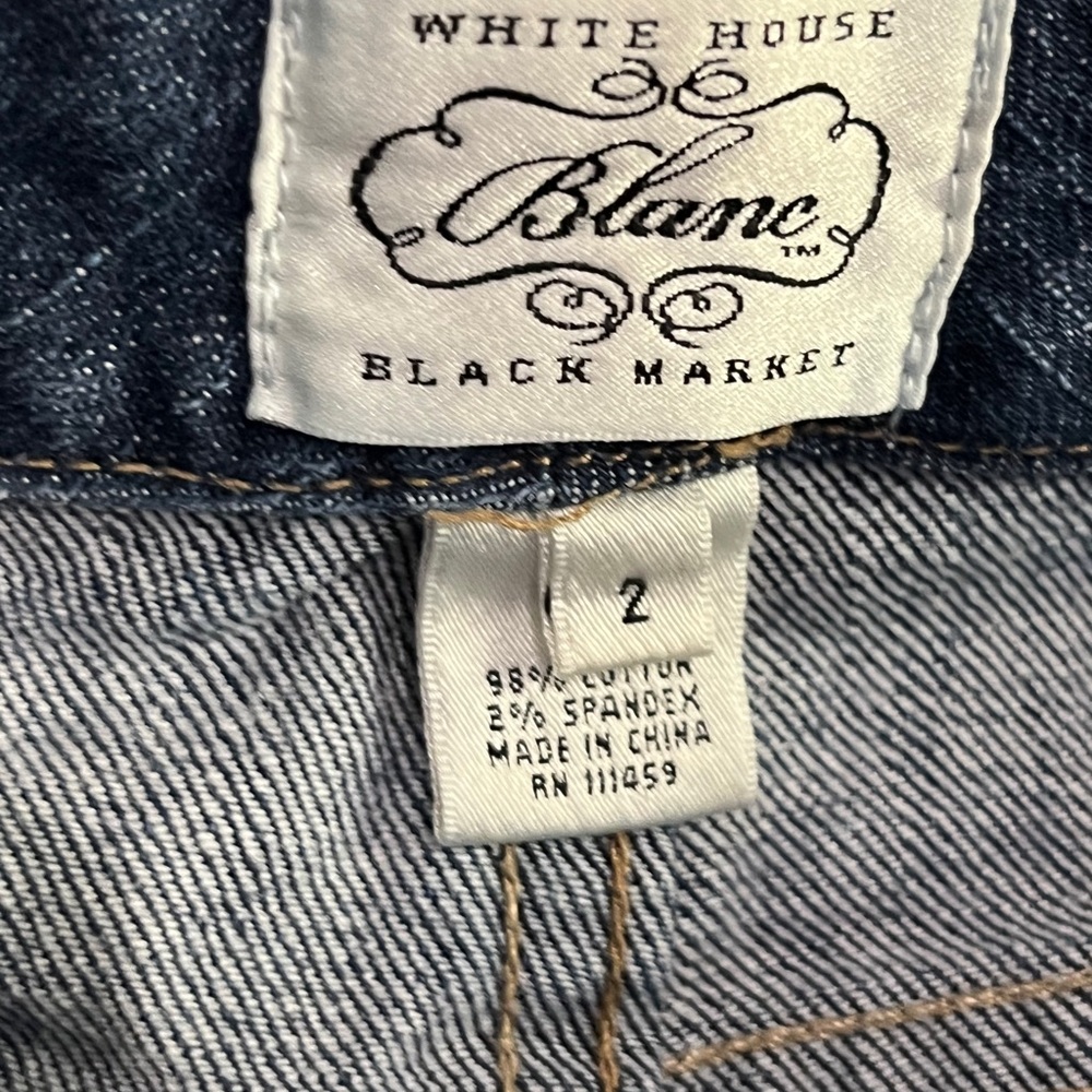 SELLING WHITE HOUSE BLACK MARKET JEAN SHORT SIZE SMALL CONDITION:USED - Picture 3 of 16